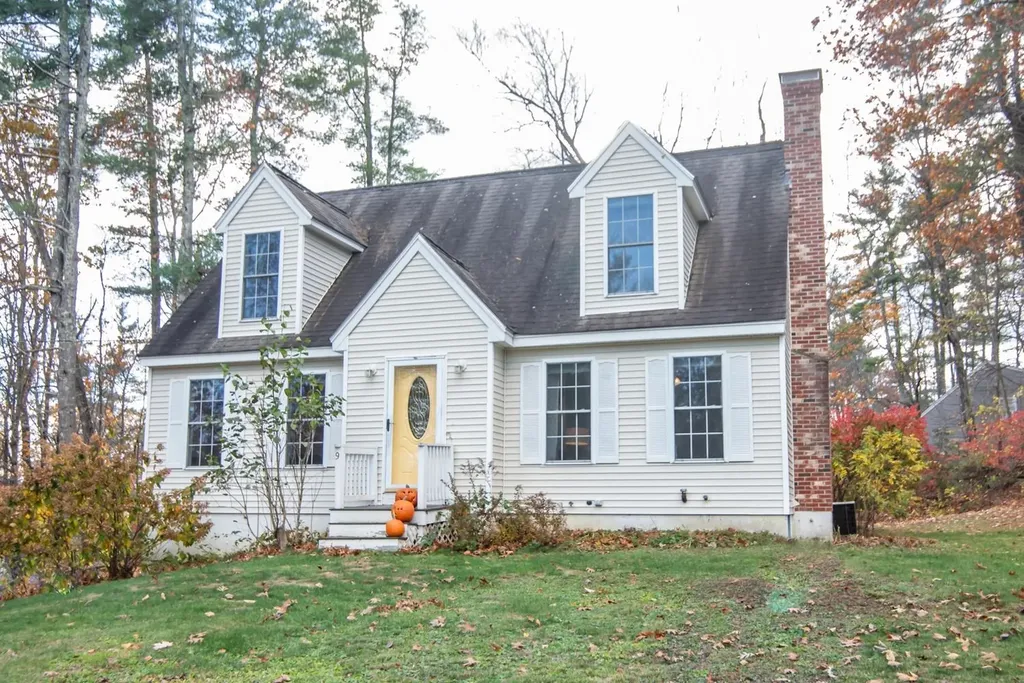 9 Abbey Road Raymond NH 03077