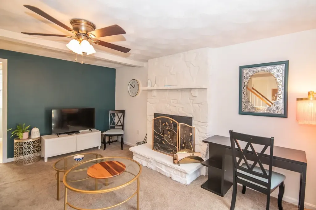 9 Abbey Road Raymond NH 03077