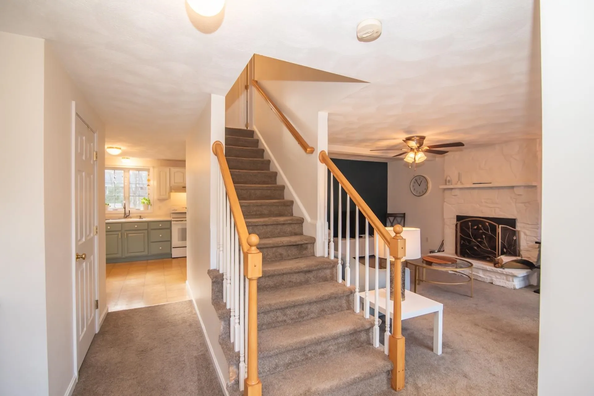 9 Abbey Road Raymond NH 03077