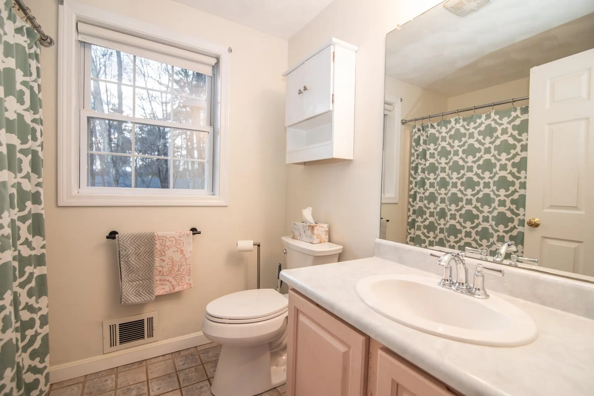 9 Abbey Road Raymond NH 03077