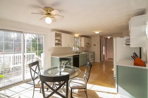 9 Abbey Road Raymond NH 03077