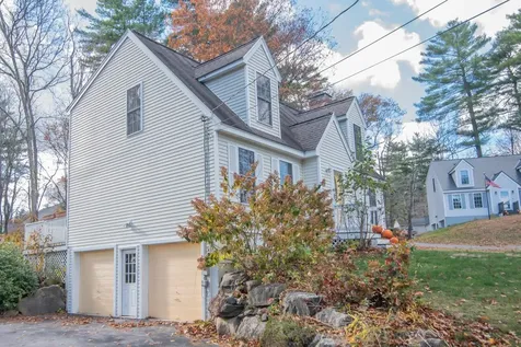 9 Abbey Road Raymond NH 03077