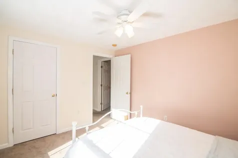 9 Abbey Road Raymond NH 03077