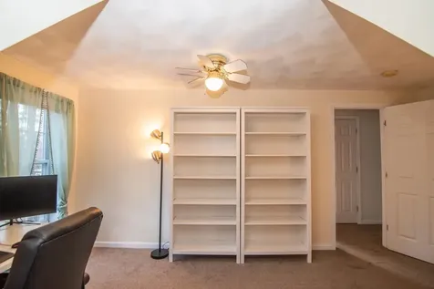 9 Abbey Road Raymond NH 03077