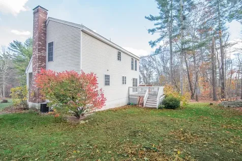 9 Abbey Road Raymond NH 03077