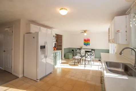 9 Abbey Road Raymond NH 03077