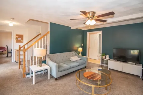 9 Abbey Road Raymond NH 03077