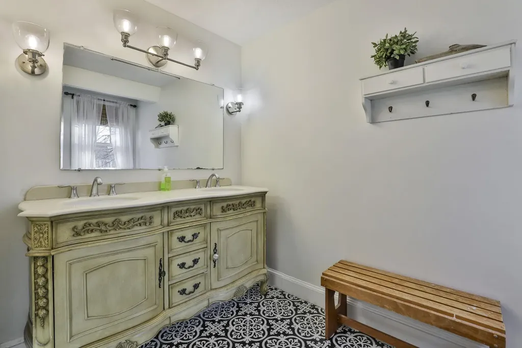 207 Oak Ridge Road Plaistow NH 03865