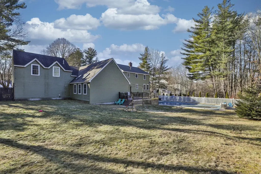 207 Oak Ridge Road Plaistow NH 03865
