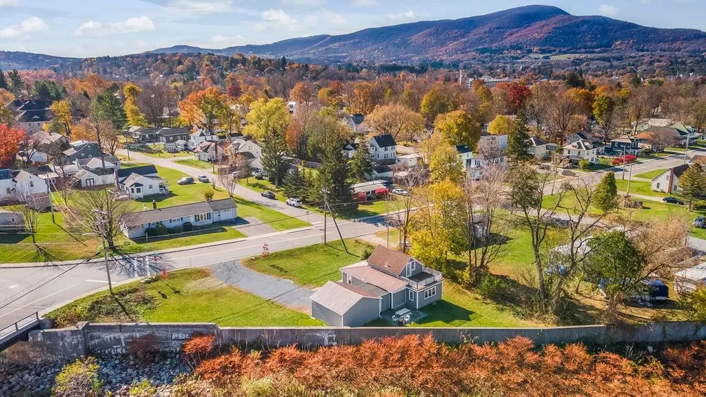 1016 County Street Bennington VT 05201