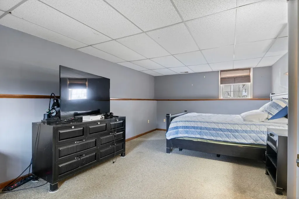 16 Cassandra Lane Nashua NH 03064