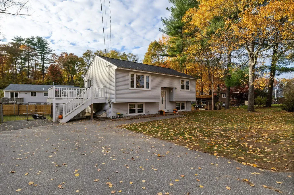 16 Cassandra Lane Nashua NH 03064