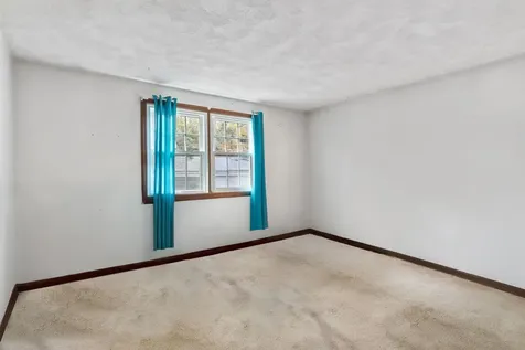 16 Cassandra Lane Nashua NH 03064