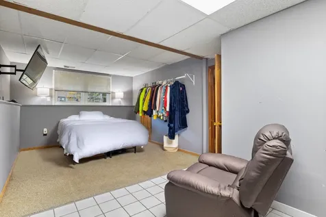 16 Cassandra Lane Nashua NH 03064