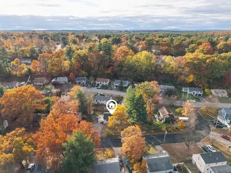 16 Cassandra Lane Nashua NH 03064