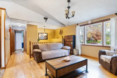 16 Cassandra Lane Nashua NH 03064