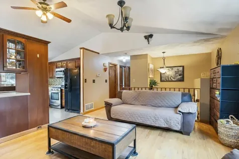 16 Cassandra Lane Nashua NH 03064