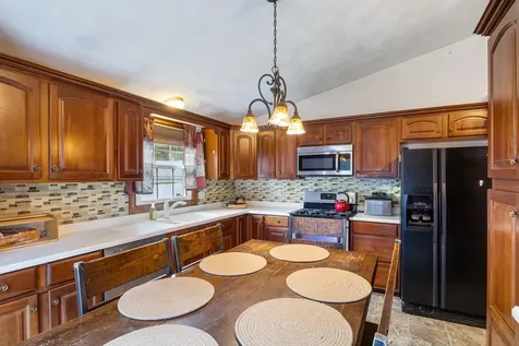 16 Cassandra Lane Nashua NH 03064