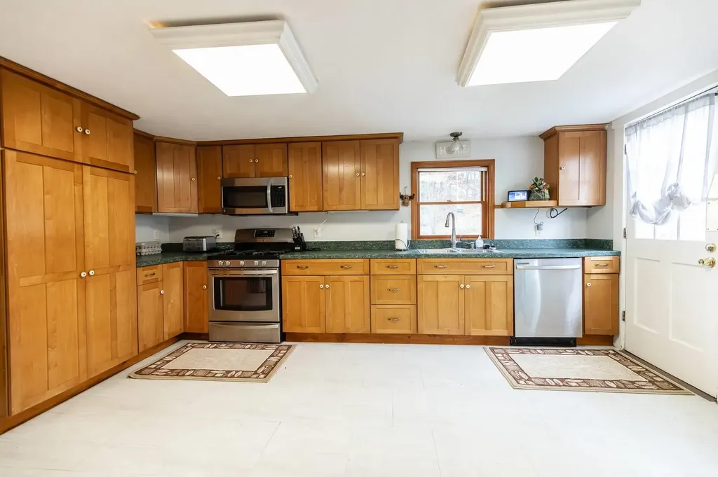 42 Windymere Drive Epsom NH 03234