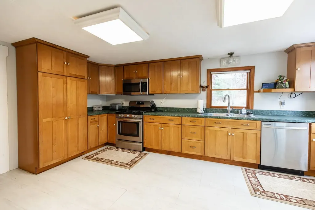 42 Windymere Drive Epsom NH 03234