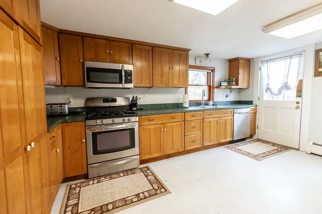 42 Windymere Drive Epsom NH 03234