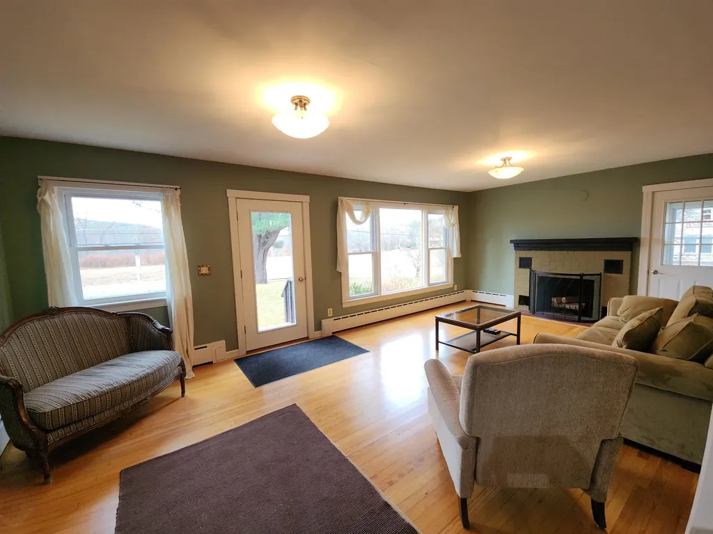 907 W Swanzey Road Swanzey NH 03446