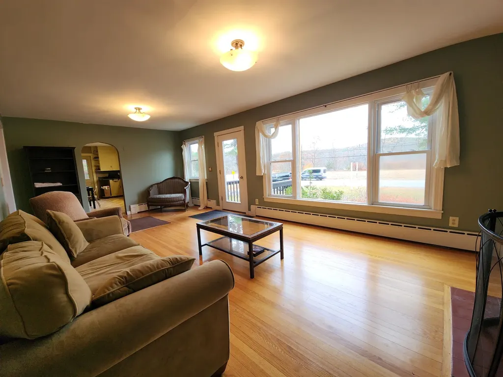 907 W Swanzey Road Swanzey NH 03446