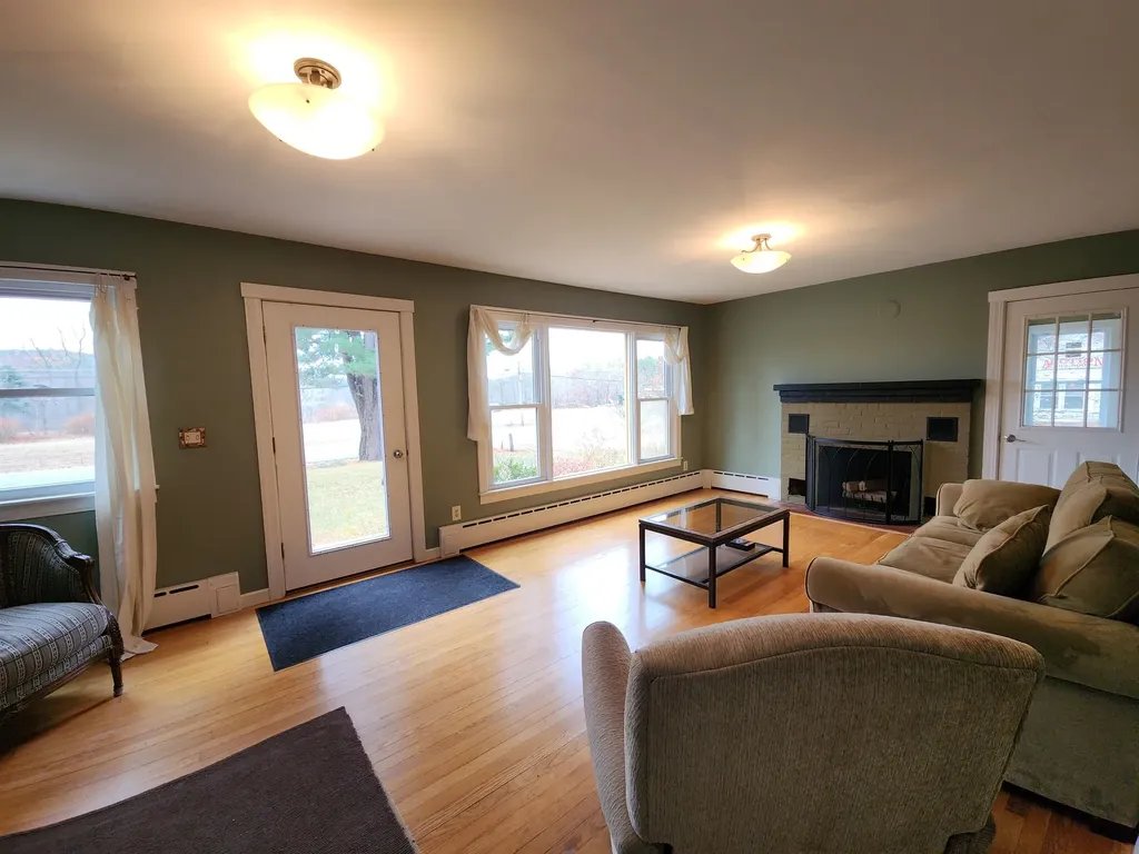 907 W Swanzey Road Swanzey NH 03446