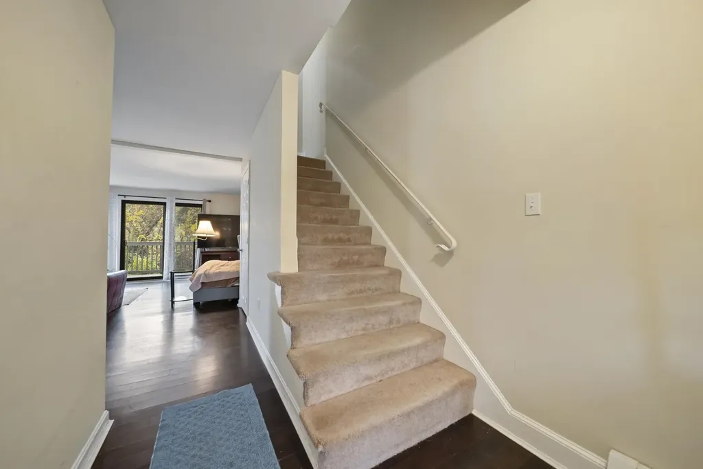 69 Bayberry Lane Londonderry NH 03053-3442