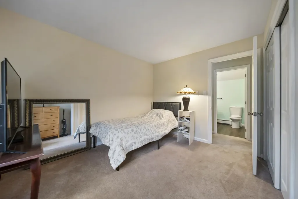 69 Bayberry Lane Londonderry NH 03053-3442