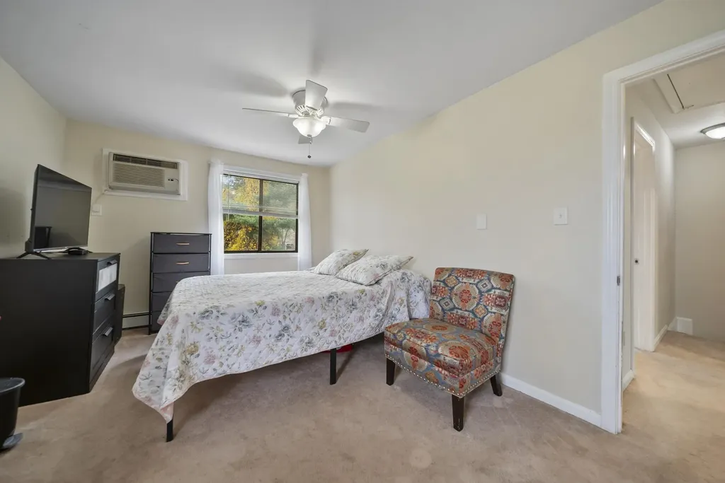 69 Bayberry Lane Londonderry NH 03053-3442