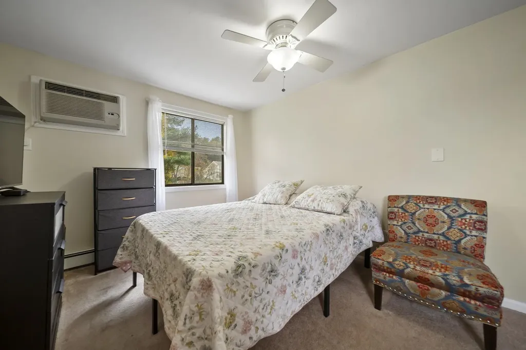 69 Bayberry Lane Londonderry NH 03053-3442