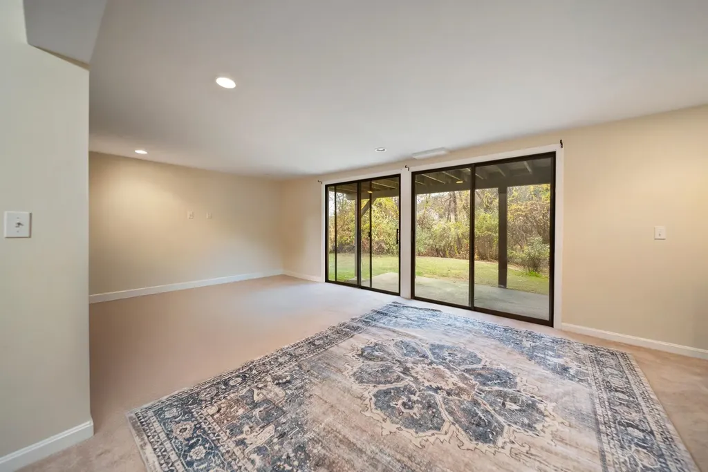 69 Bayberry Lane Londonderry NH 03053-3442