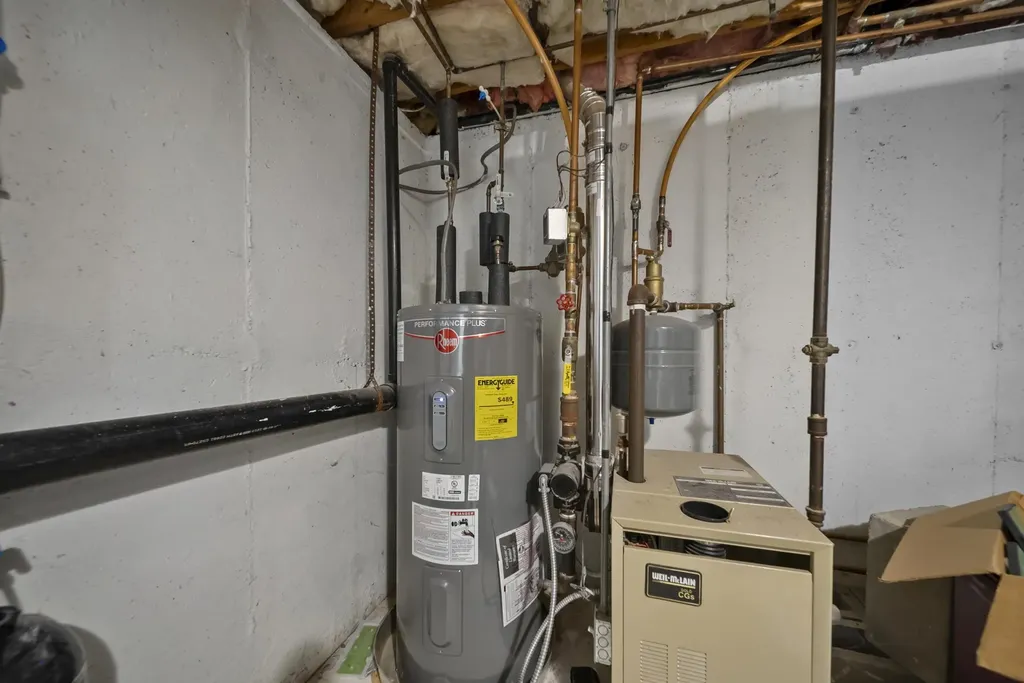 69 Bayberry Lane Londonderry NH 03053-3442