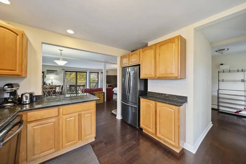 69 Bayberry Lane Londonderry NH 03053-3442