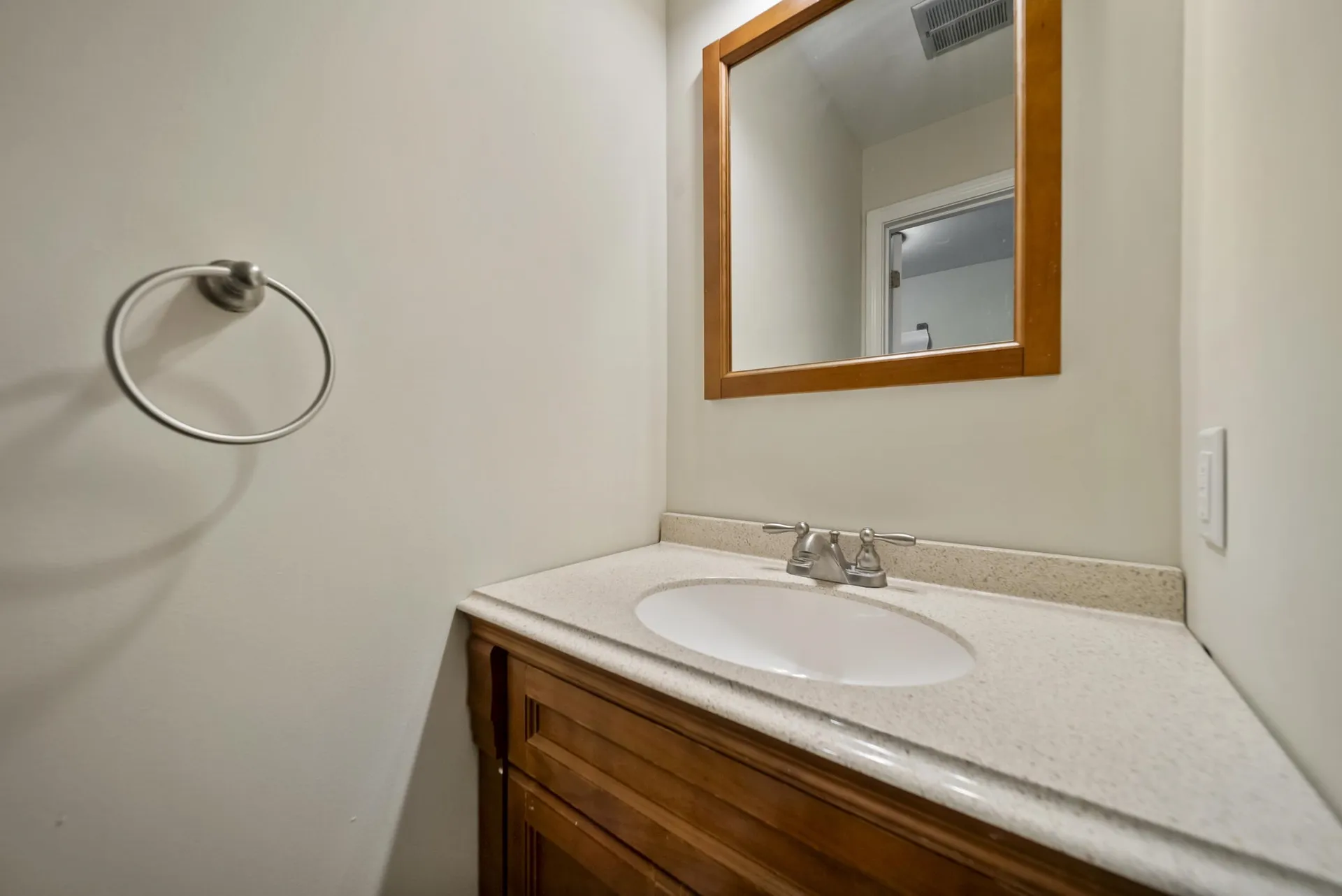 69 Bayberry Lane Londonderry NH 03053-3442