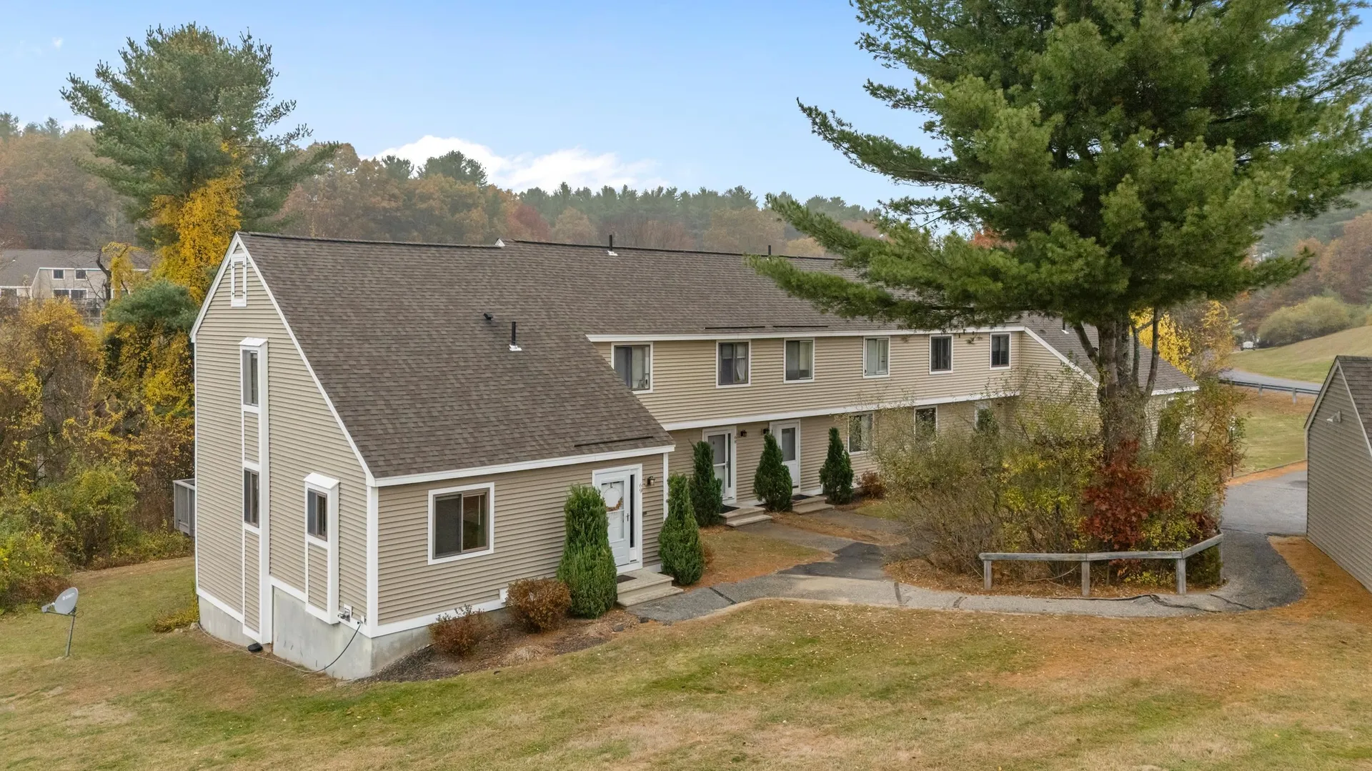 69 Bayberry Lane Londonderry NH 03053-3442
