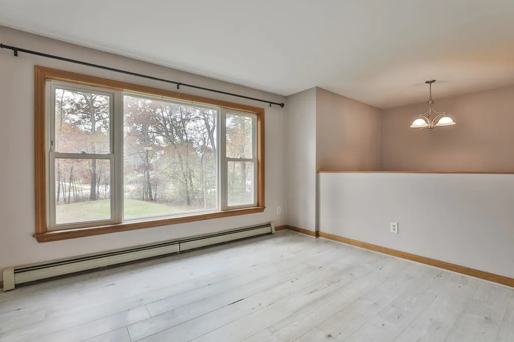 16 Evergreen Drive Hudson NH 03051