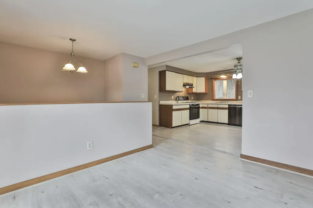 16 Evergreen Drive Hudson NH 03051