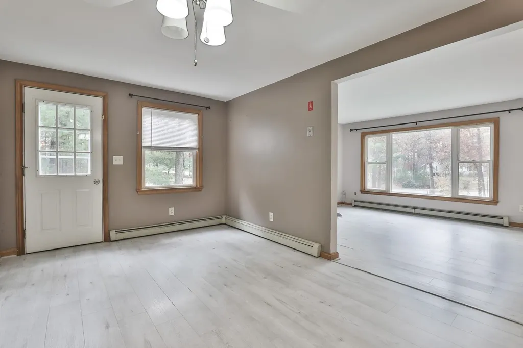 16 Evergreen Drive Hudson NH 03051