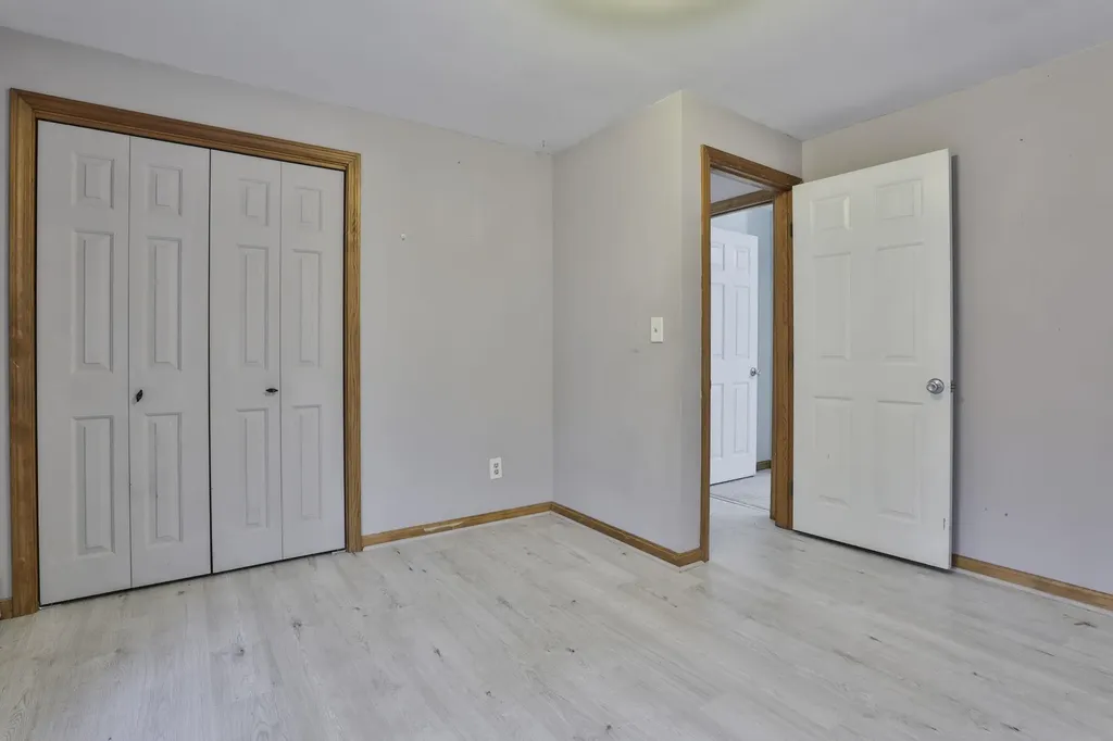 16 Evergreen Drive Hudson NH 03051