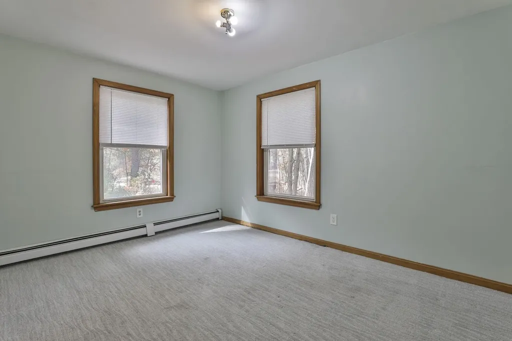 16 Evergreen Drive Hudson NH 03051