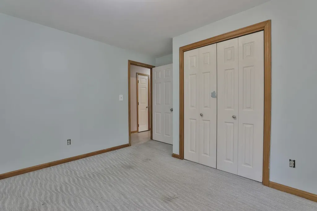 16 Evergreen Drive Hudson NH 03051