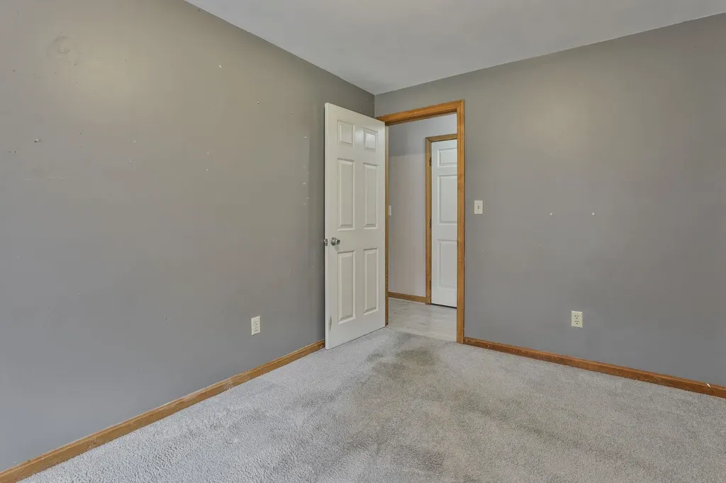 16 Evergreen Drive Hudson NH 03051