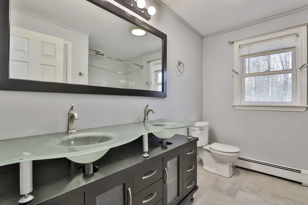 16 Evergreen Drive Hudson NH 03051