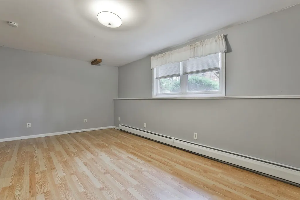 16 Evergreen Drive Hudson NH 03051