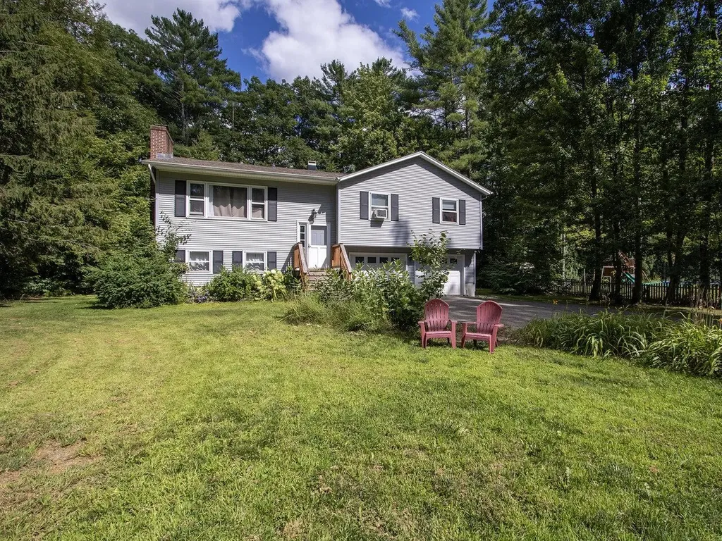 24 Logwood Circle Essex VT 05452