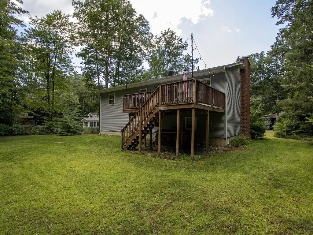 24 Logwood Circle Essex VT 05452