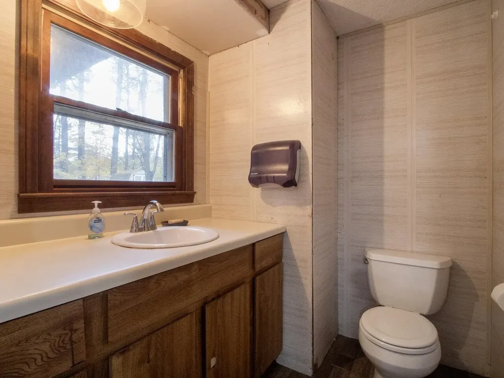 24 Logwood Circle Essex VT 05452