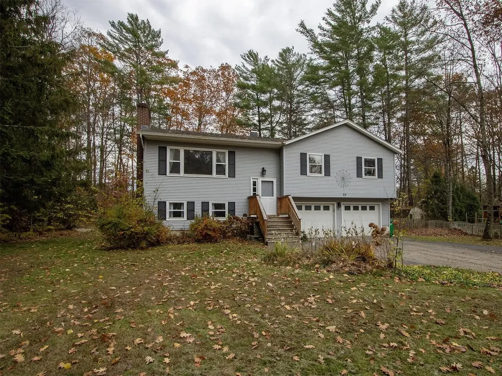 24 Logwood Circle Essex VT 05452